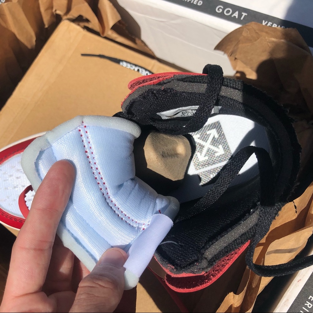 Off-White “ Chicago “ Air Jordan 1 - Picture 7 of 8